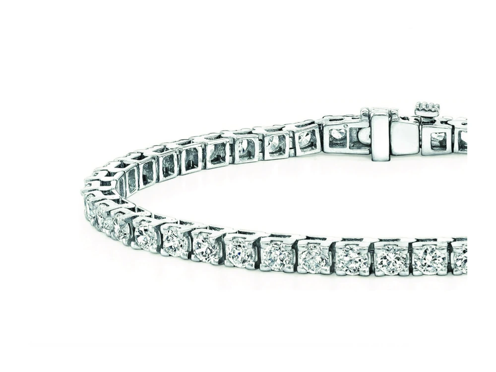 Round lab-grown diamond tennis bracelet