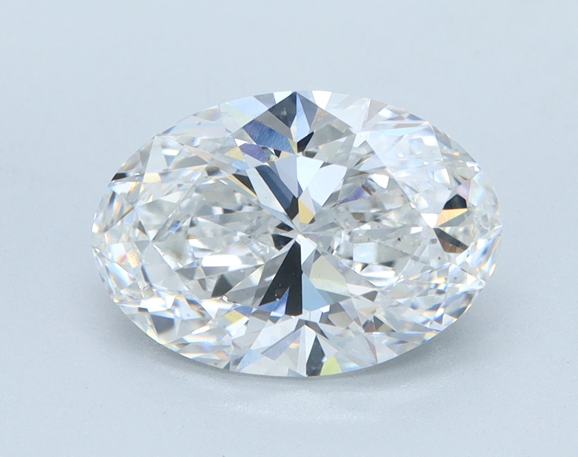 2.09ct oval lab-grown diamond, E/VS2, 10.37mm ID