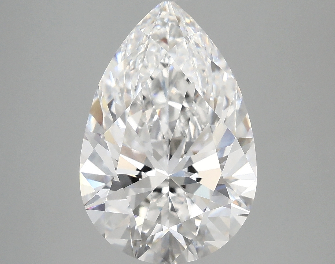 4.1 carat pear-cut lab diamond, D color, VVS2 clarity, 13.72mm ID