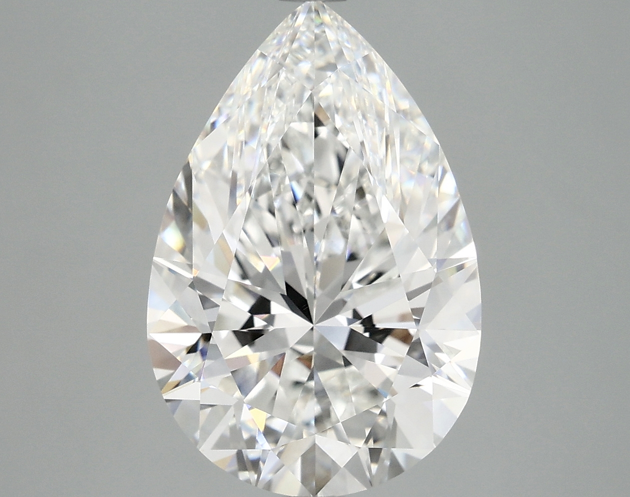 5.55ct pear-cut lab-grown diamond, E color, VVS2 clarity, 14.82mm ID