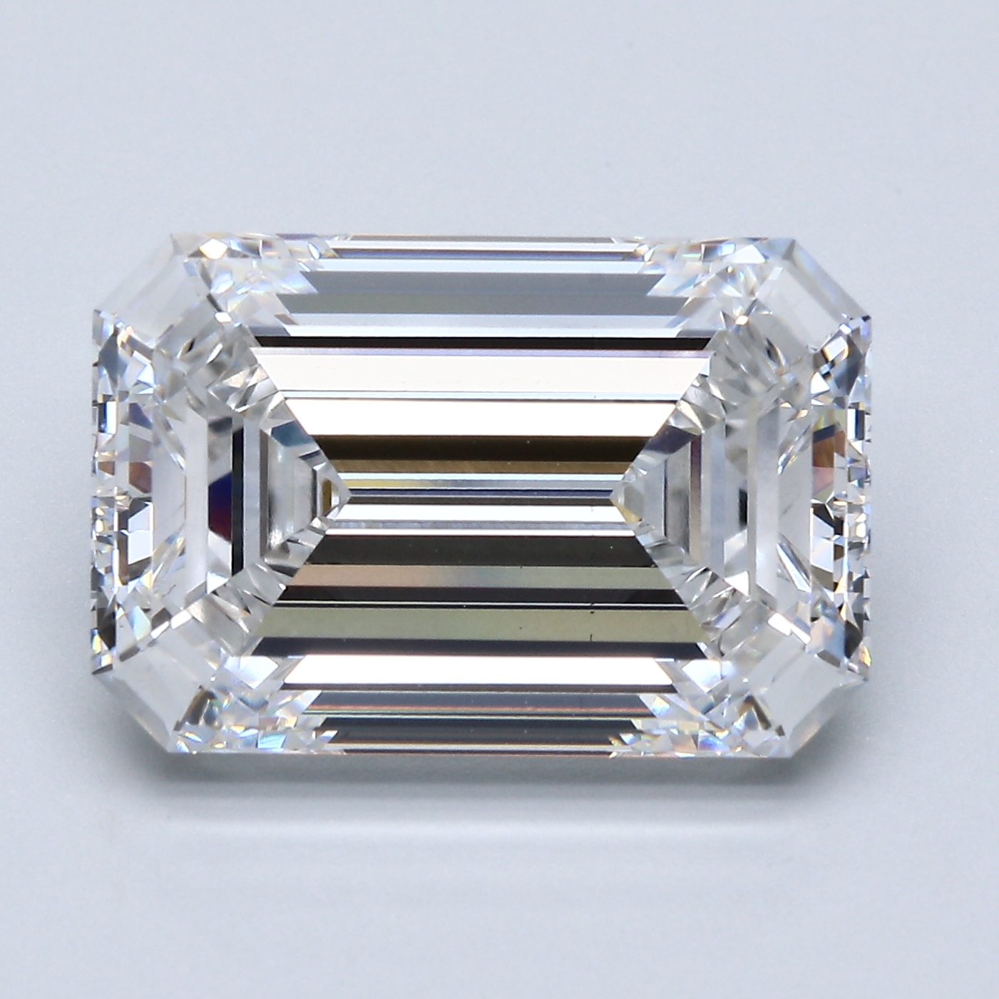 9.66ct lab-grown emerald diamond, E color, VS1 clarity, 15.26mm ID