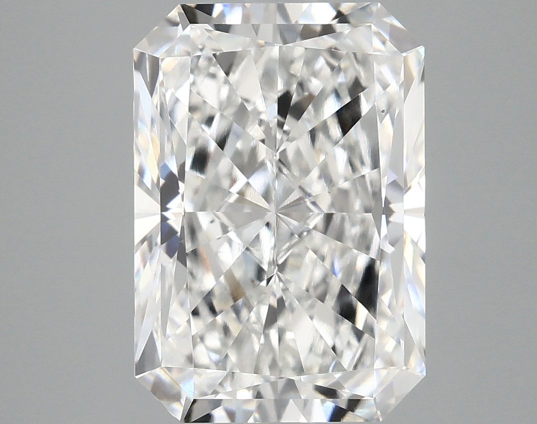 3.39ct Radiant cut lab-grown diamond, E/VS2, IGI certified