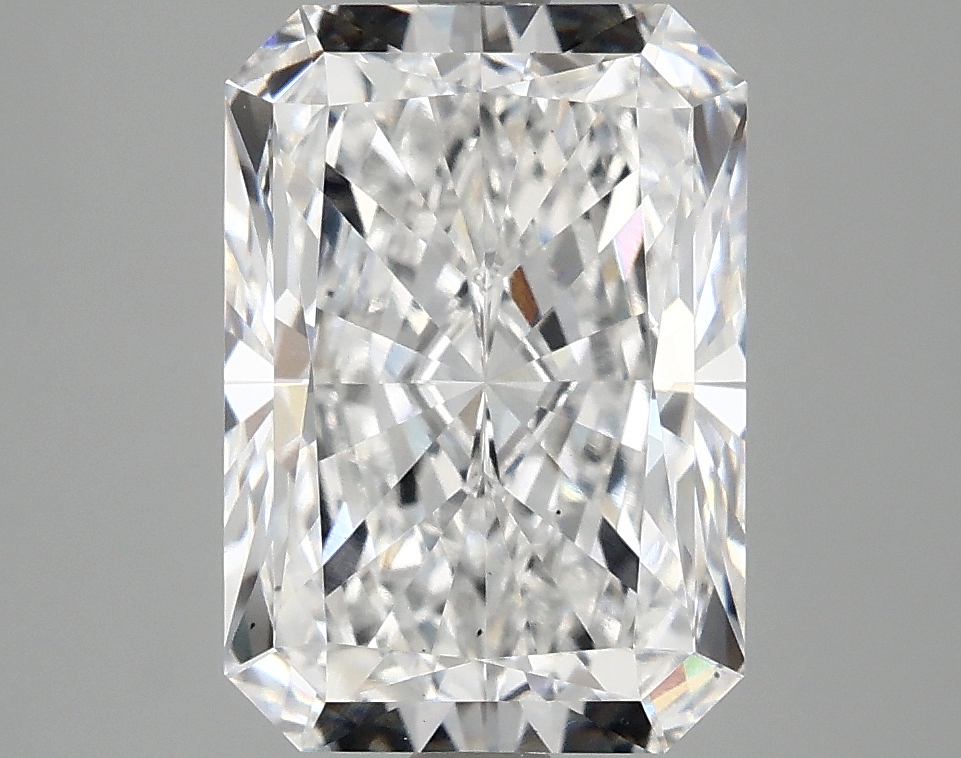 3.92ct Radiant lab-grown diamond
