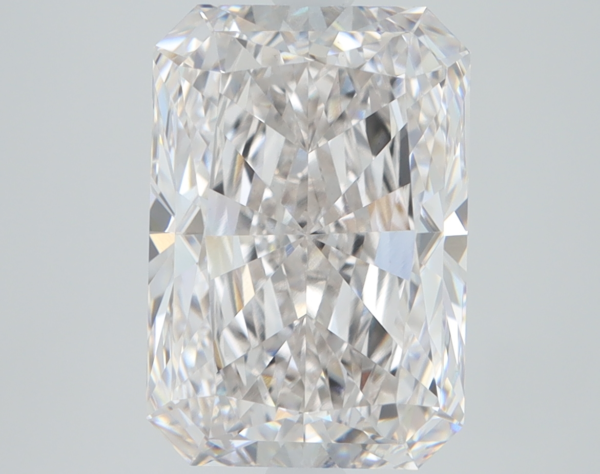 3.95ct Radiant cut lab diamond, E color, VS2 clarity, 11.10mm ID