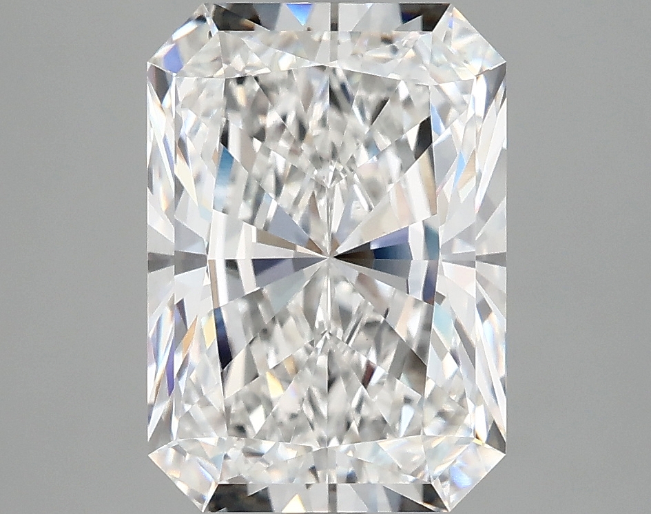 4.15ct Radiant cut lab diamond, E color, VS1 clarity, IGI certified