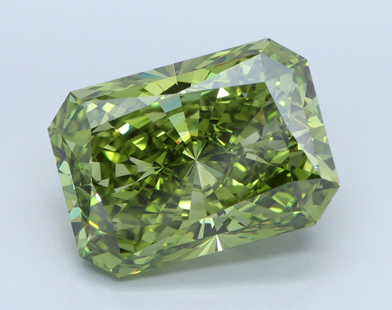 5.00ct Radiant lab-grown diamond