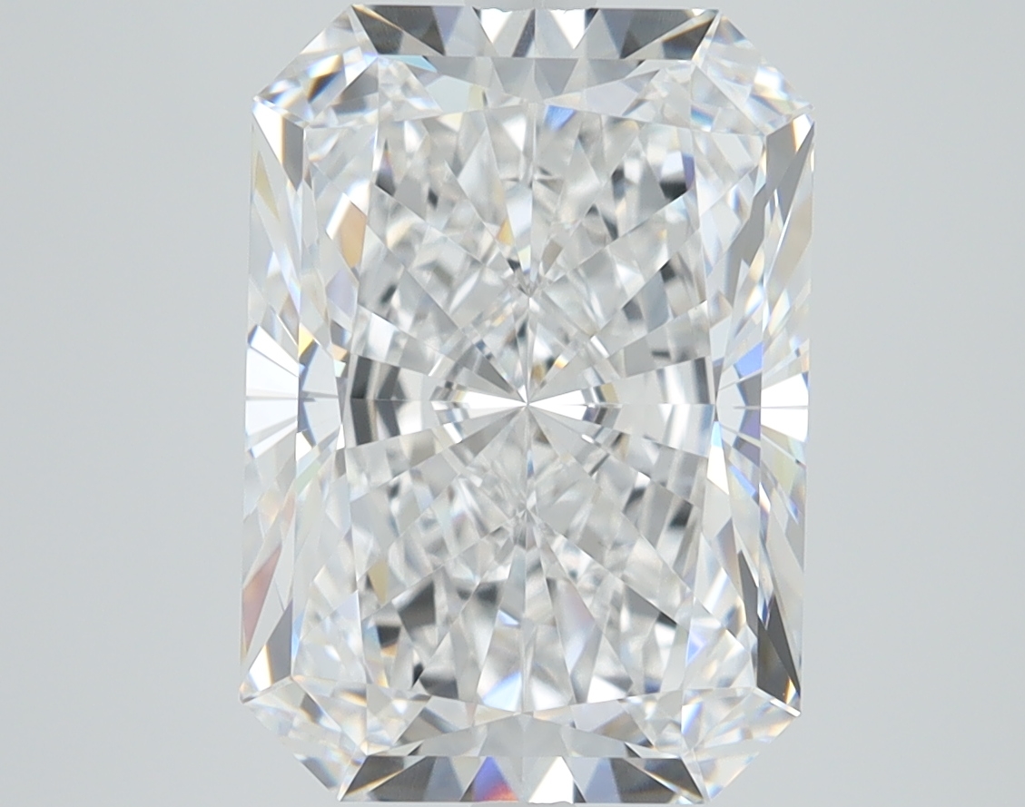 5.03ct Radiant cut lab diamond with D color and VVS1 clarity, measuring 11.89mm in diameter.