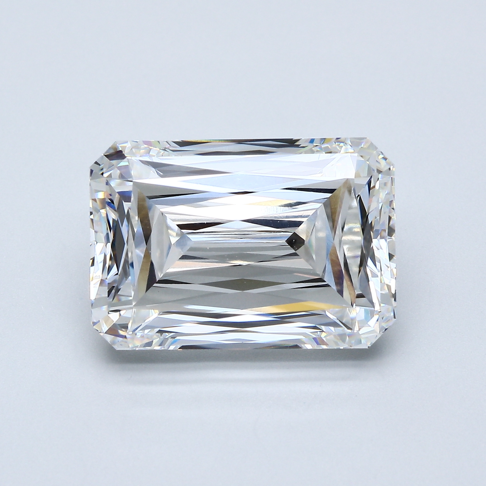 10.25ct Radiant cut lab diamond, E color, VVS2 clarity, 14.47mm ID