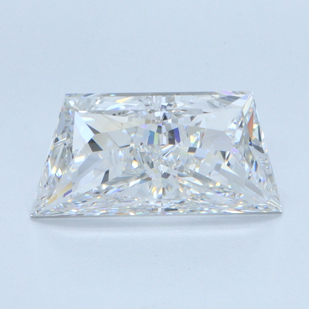 2.06ct lab-grown trapezoid diamond F/VVS2, 10.69mm ID