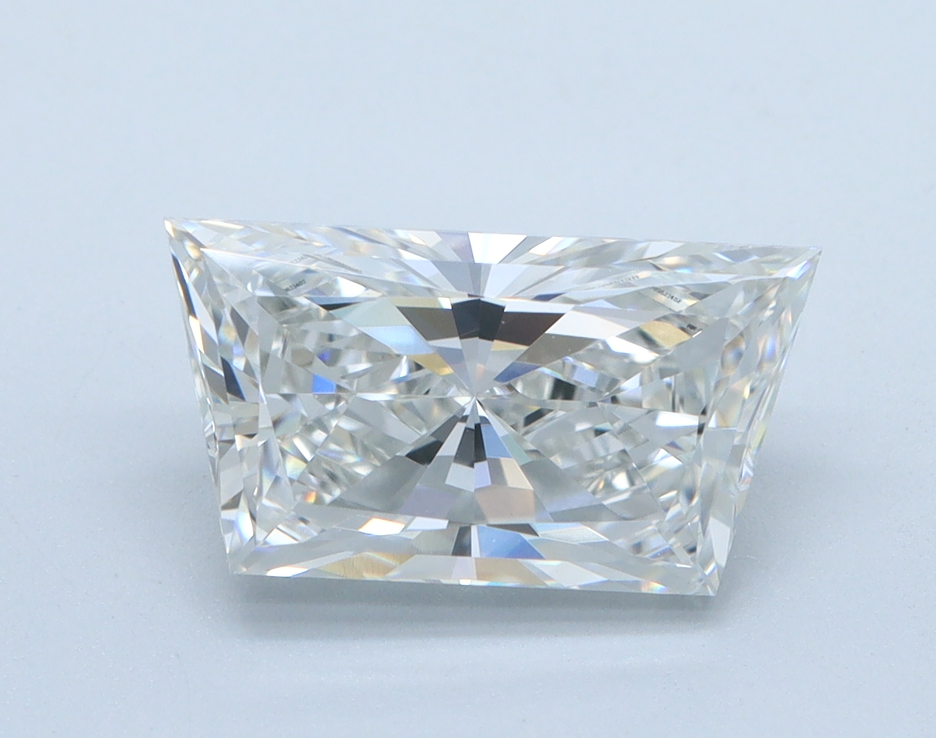 2.61ct lab-grown trapezoid diamond, F/VVS2, 11.45mm ID