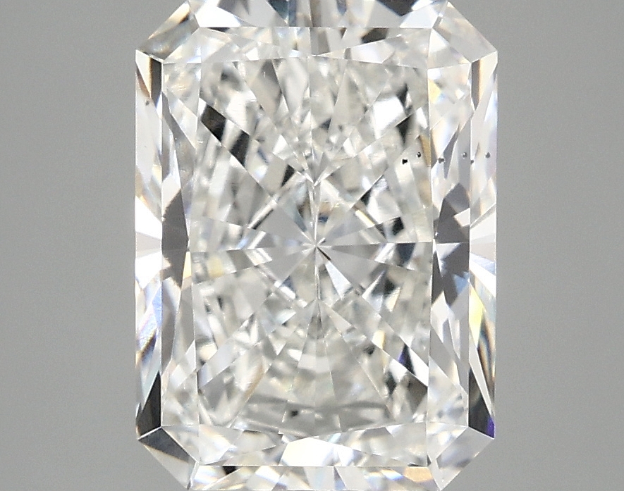 3.48ct Radiant cut lab-grown diamond, E/VS2, 10.39mm x 7.63mm x 5.10mm