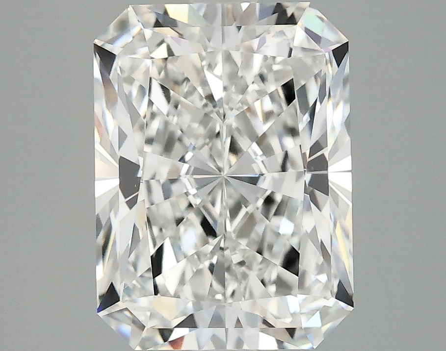 3.72ct lab-grown radiant diamond, F/VVS2, 10.44mm x 7.72mm x 5.25mm