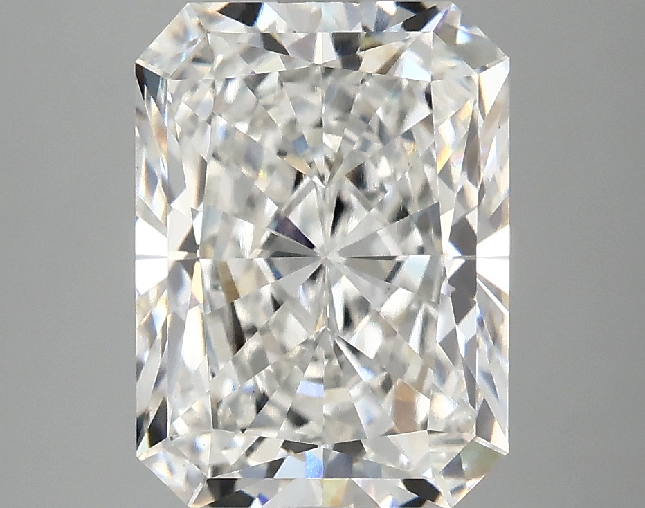4.02ct Radiant lab-grown diamond