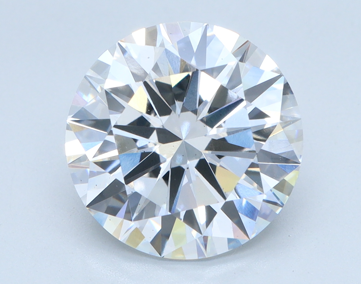 4.01ct round lab-grown diamond, D color, VS2 clarity, IGI certified.
