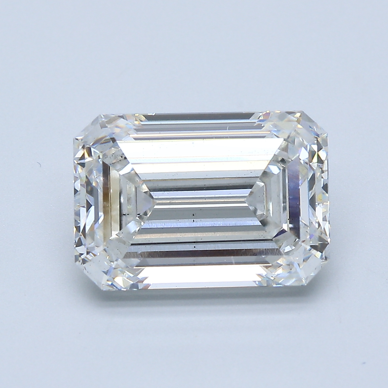 5.38ct Emerald lab-grown diamond