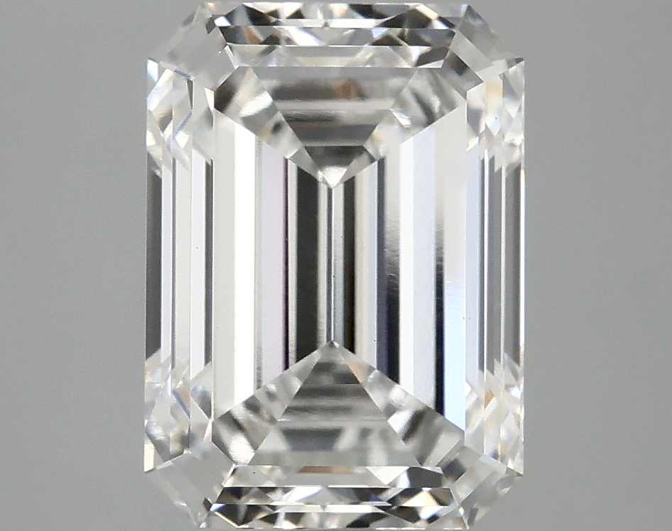 3.76ct lab-grown emerald diamond, F color, VVS2 clarity, 10.35 x 7.45 x 5.07 mm measurements