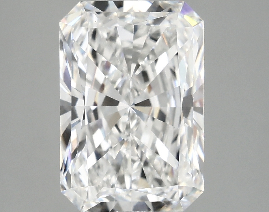 3.47ct Radiant lab-grown diamond