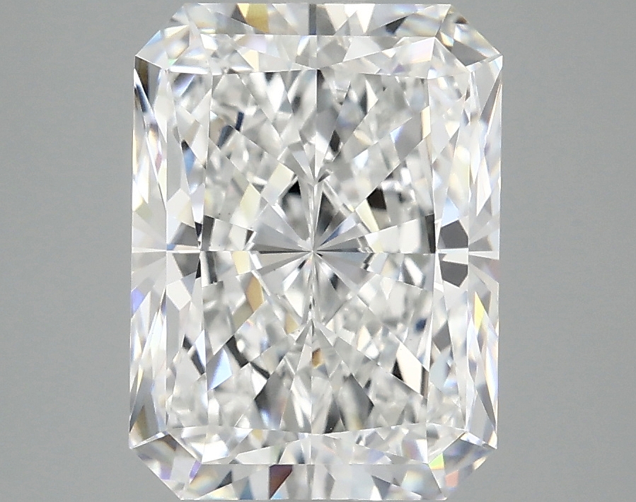 3.70ct Radiant lab-grown diamond