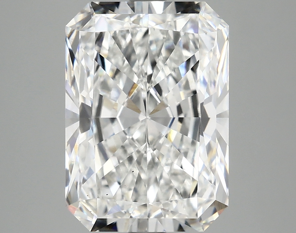 4.1ct Radiant cut lab diamond, E color, VS2 clarity, 11.22mm ID