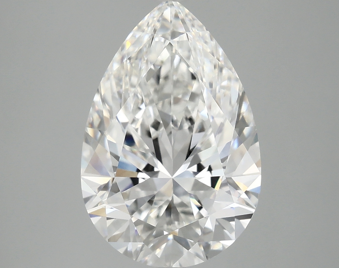4.09ct pear-shaped lab-grown diamond, E color, VVS2 clarity, IGI certified.