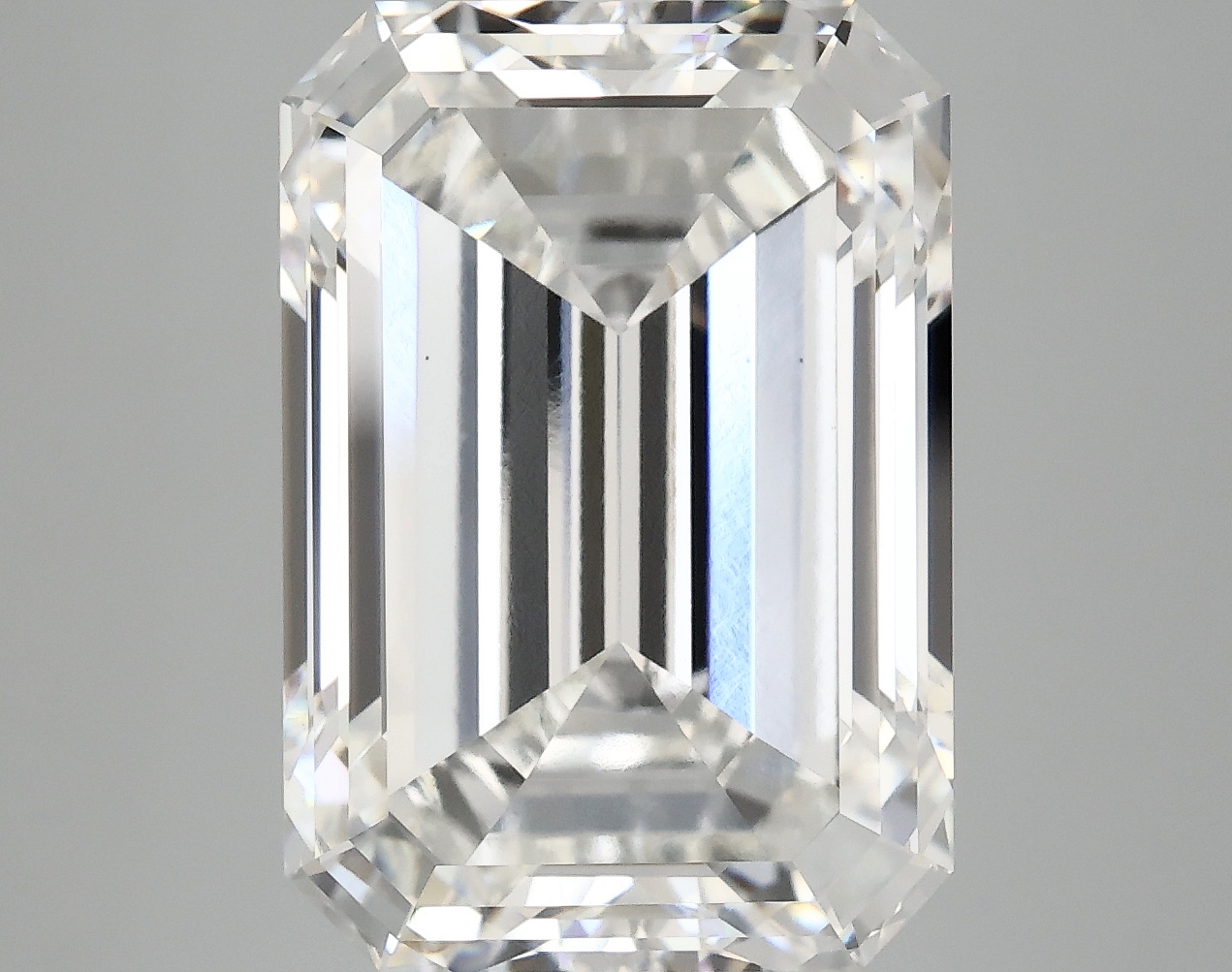 9.52ct Emerald Cut Lab-Grown Diamond, F/VS1, 14.46mm ID