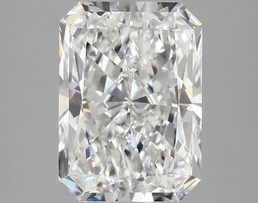 2.89ct Radiant cut lab-grown diamond, E color, VVS2 clarity, 9.92 x 7.06 x 4.73mm