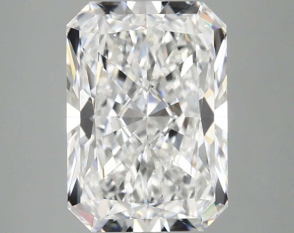 4.59ct Radiant lab-grown diamond
