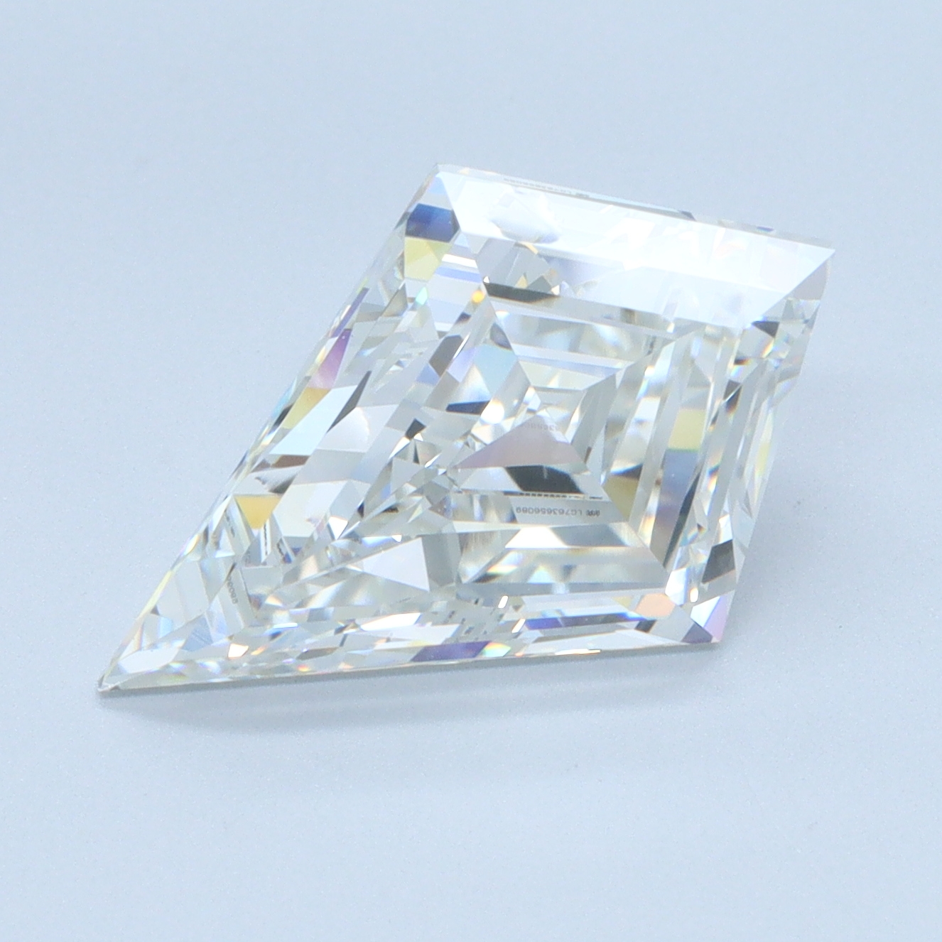 4.07ct lab-grown diamond, kite cut, F color, VVS2 clarity, 15.00mm ID