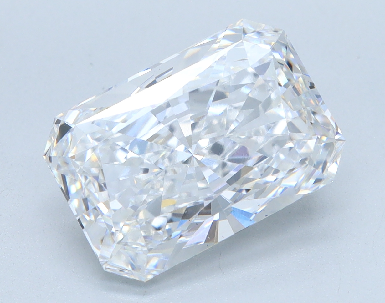 3.59ct Radiant lab-grown diamond