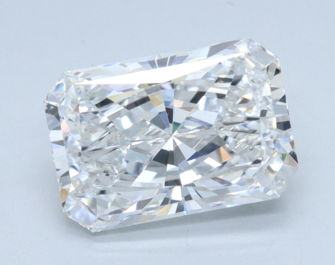 2.6ct Radiant cut lab-grown diamond, E/VS2, 9.92mm ID