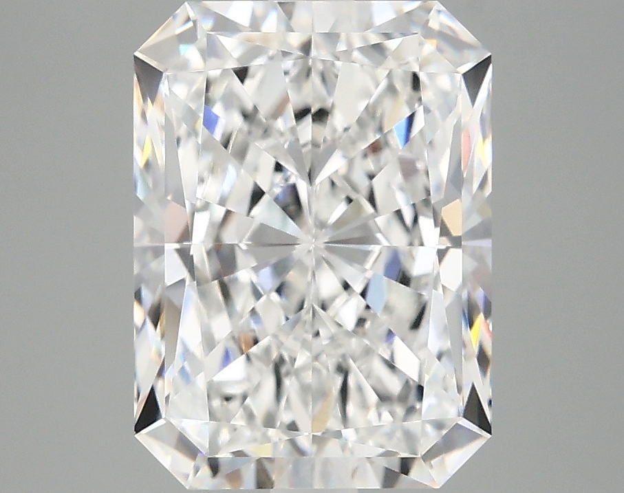 3.81ct Radiant cut lab-grown diamond, D/VVS2, 10.76 x 7.89 x 5.26mm