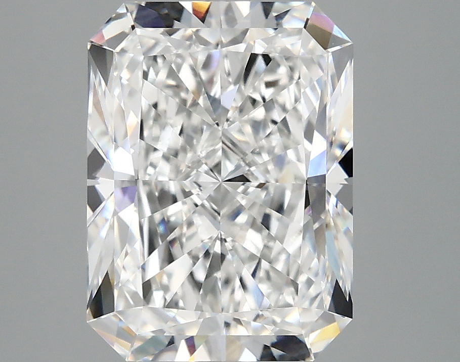 3.91ct Radiant cut lab-grown diamond, D color, VVS2 clarity, IGI certified
