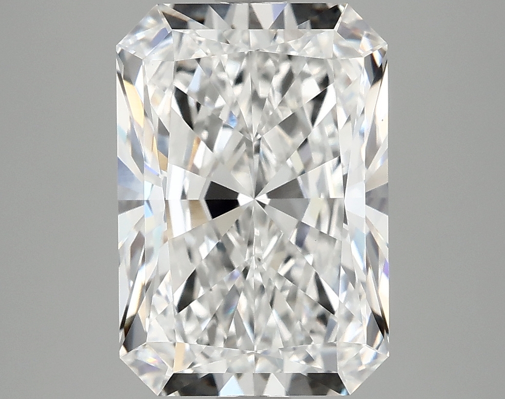 4.92ct Radiant cut lab-grown diamond, E/VS1, 12.05mm ID