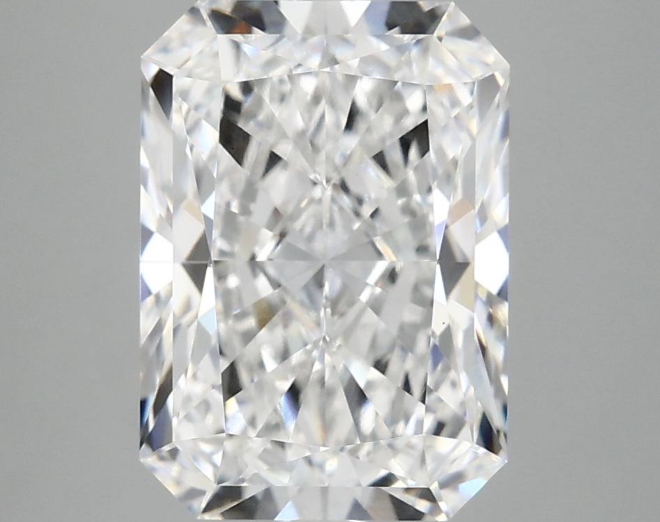 4.07ct Radiant cut lab diamond, D/VS1, IGI certified