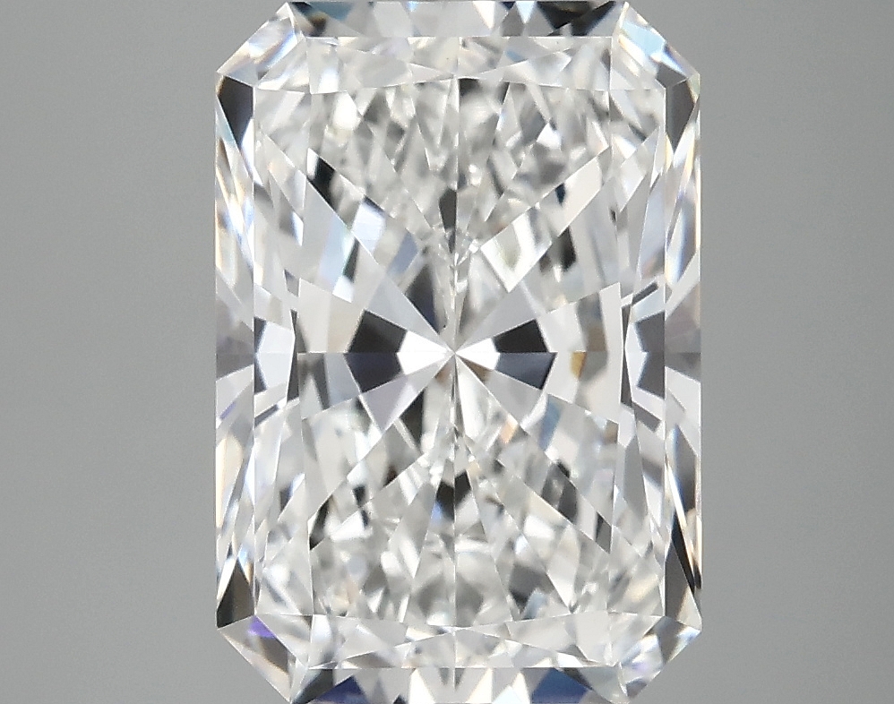 4.34ct Radiant cut lab-grown diamond, E/VS2, 11.62x8.02x5.41mm