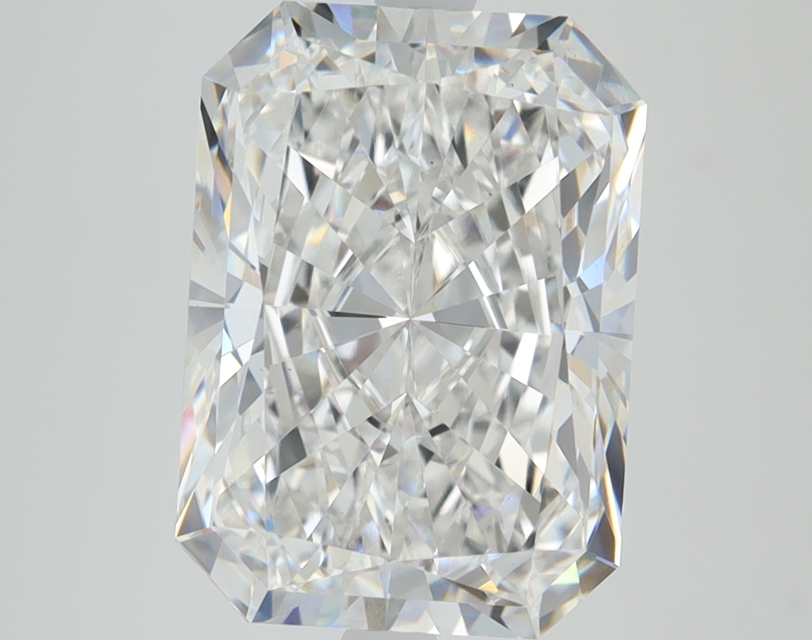 5.56ct Radiant cut lab diamond, E color, VS1 clarity, 12.30mm ID