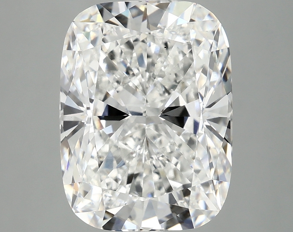 5.1ct cushion cut lab-grown diamond E/VS1 with IGI certification.