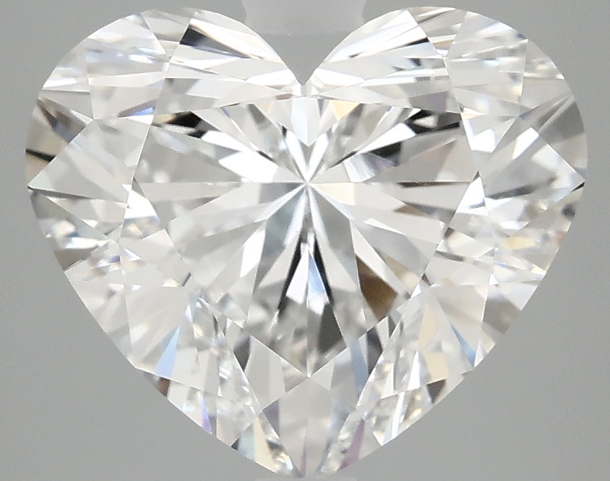 4.49ct Heart cut E/VVS2 lab-grown diamond, IGI certified, 9.94mm.