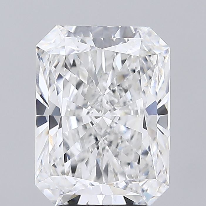3.59ct Radiant E/VS1 lab-grown diamond, 10.52mm, IGI certified.