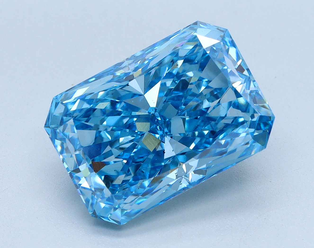 4.02ct Radiant lab-grown diamond