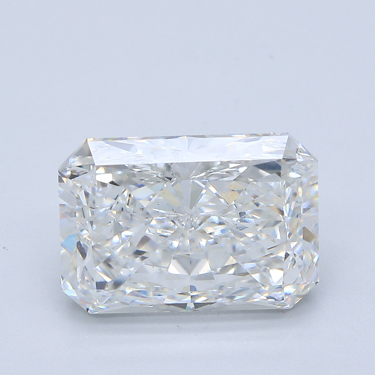 5.01ct Radiant lab-grown diamond