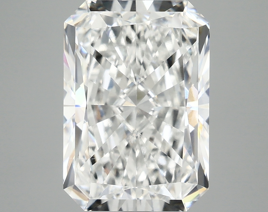 5.07ct Radiant lab-grown diamond
