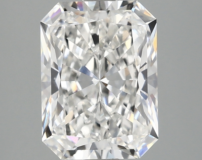 3.10ct Radiant lab-grown diamond