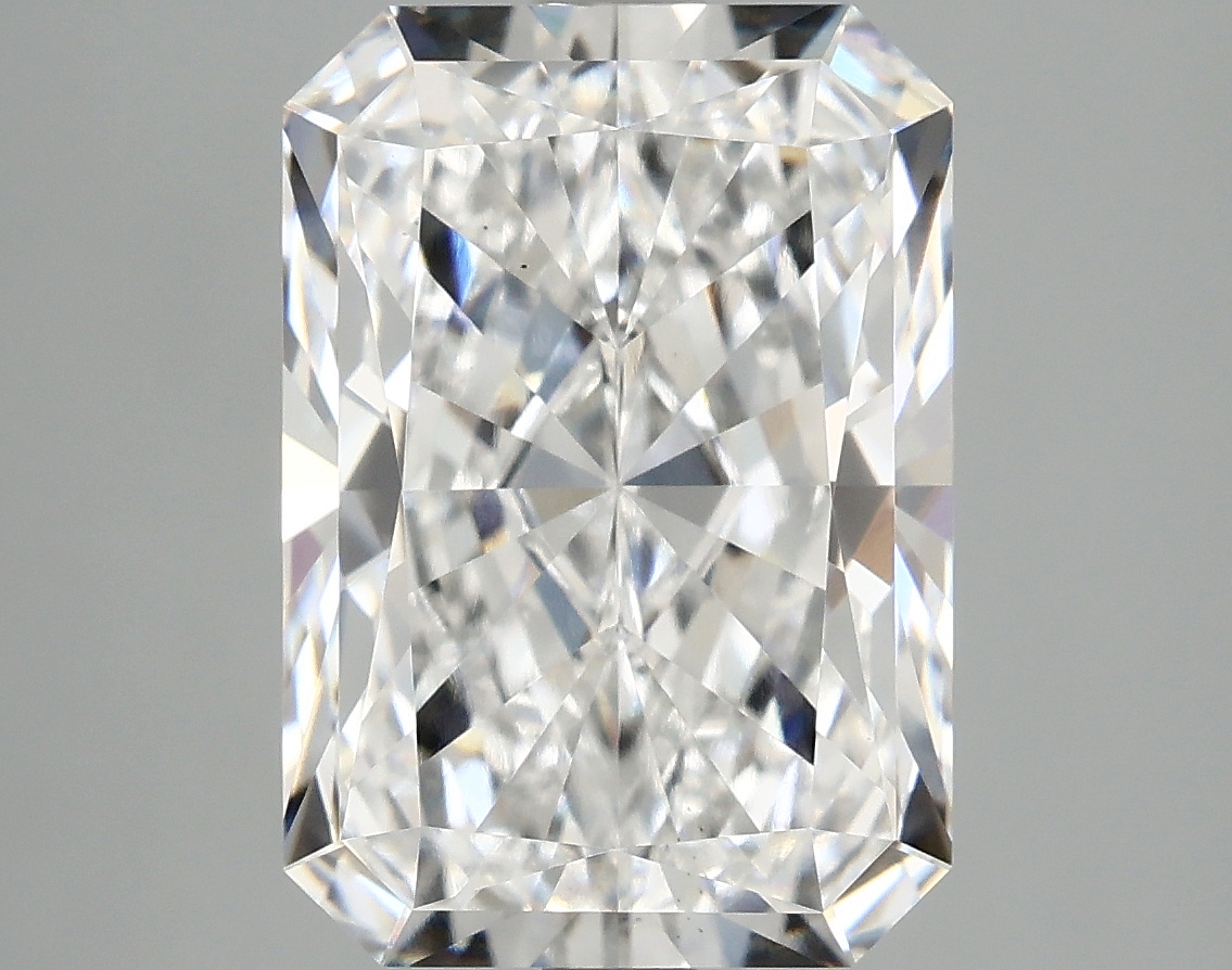 4.09ct Radiant lab-grown diamond