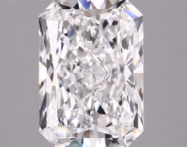 3.86ct Radiant lab-grown diamond