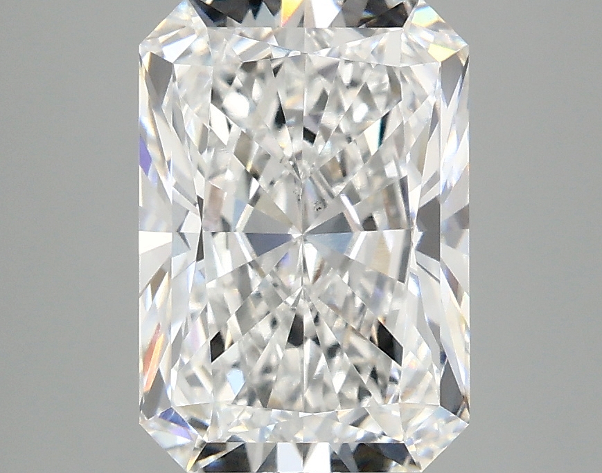 3.09ct Radiant lab-grown diamond