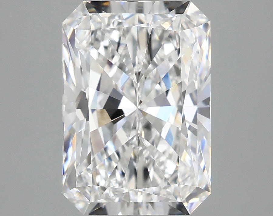 3.09ct Radiant lab-grown diamond