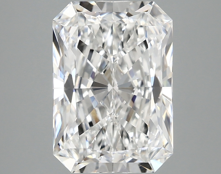 3.09ct Radiant lab-grown diamond
