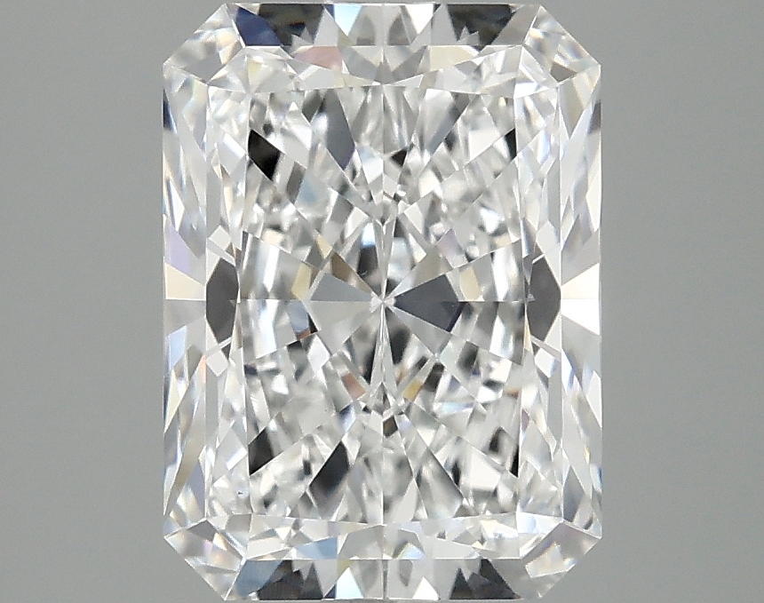 3.10ct Radiant lab-grown diamond