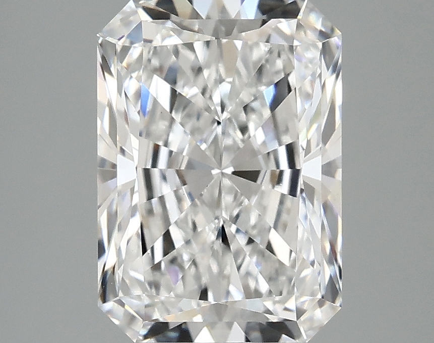 3.10ct Radiant lab-grown diamond